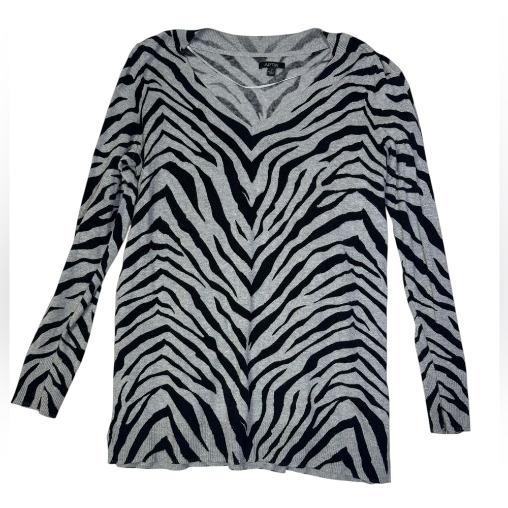 APT. 9 Zebra Print V-Neck Sweater | Size‎ M